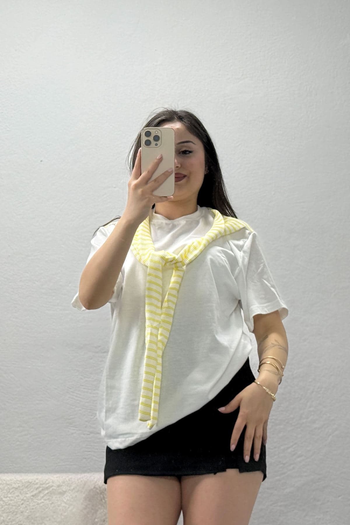 Çizgili Atkı Detaylı Tişört Sarı - 4245.1247.