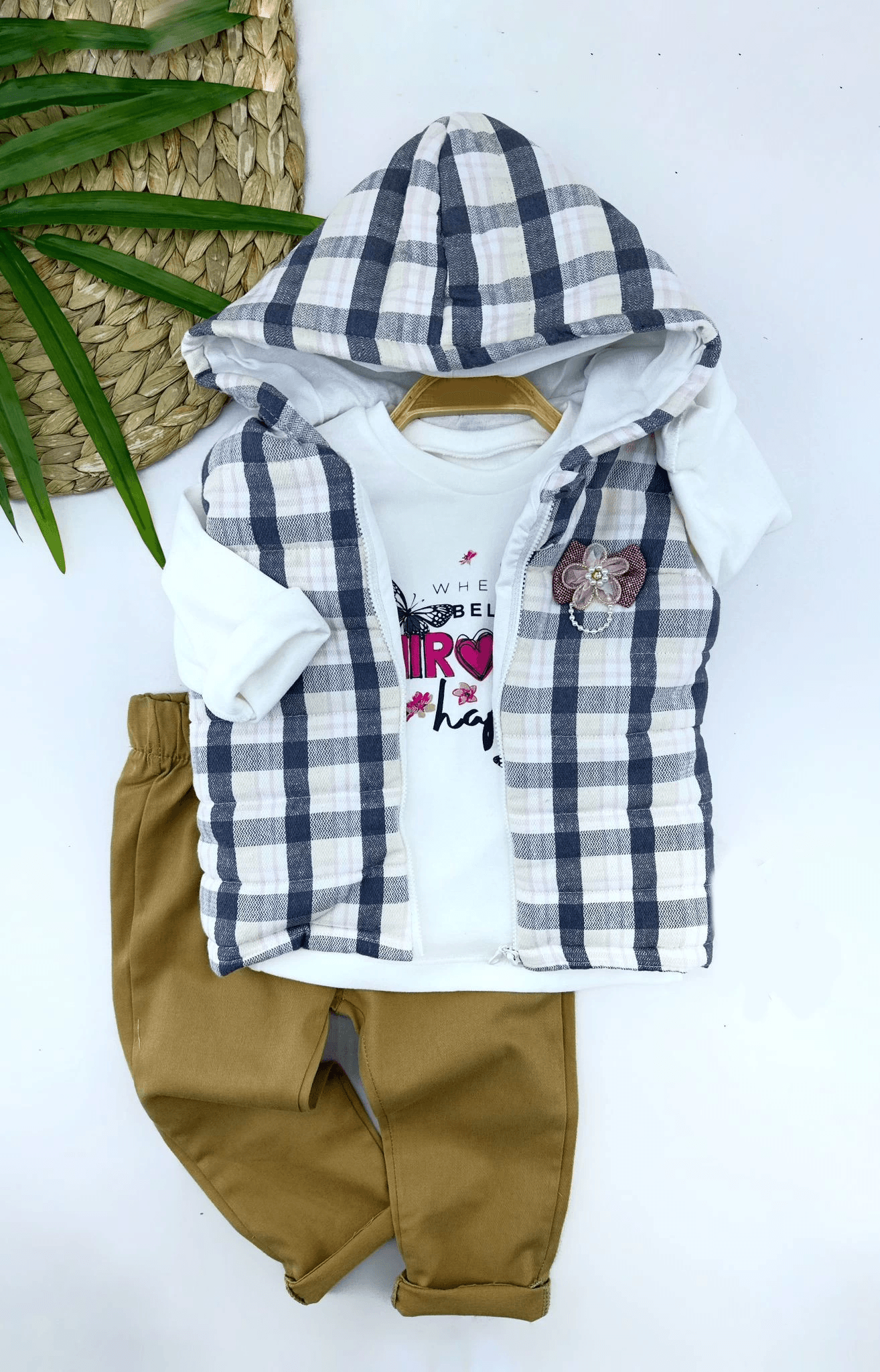 9-12-18-24 Ay Kapşonlu Fermuarlı Ekoseli Şişme Yelek Sweat Pantolonlu 3lü Kız Erkek Bebek Takımı Kahverengi